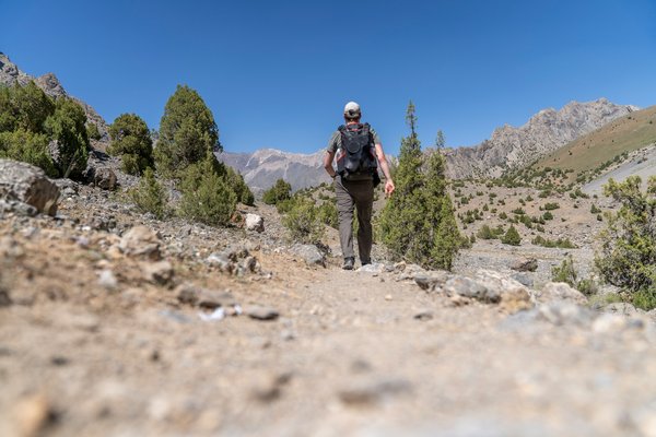 Quels sont les meilleurs conseils pour une randonnée dans les montagnes de Wicklow, Irlande : itinéraires et équipements nécessaires ?